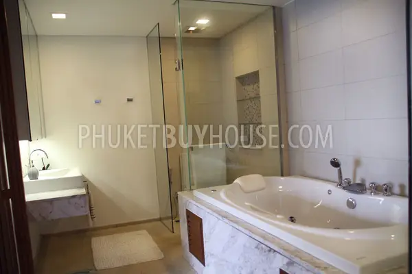 KAT3703: Luxury Sea View Apartment at The Heights - Kata Beach. Fotoğraf #3