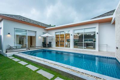 NAI20989: New Modern 3 Bedroom Villa in Nai Harn. Photo #2