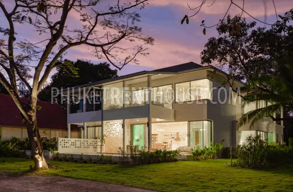 CHA21681: Beach Front Villa For Rent in Chalong Bay. Фото #19