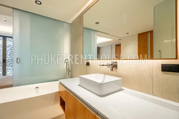 PAT23073: 3-Bedroom Sea View Duplex with Courtyard Garden For Rent in Patong, Phuket. Photo #12