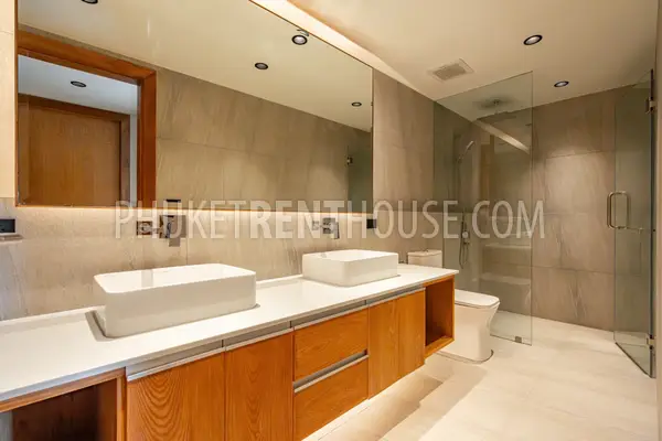 PAT23073: 3-Bedroom Sea View Duplex with Courtyard Garden For Rent in Patong, Phuket. Photo #21