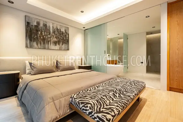 PAT23073: 3-Bedroom Sea View Duplex with Courtyard Garden For Rent in Patong, Phuket. Photo #31