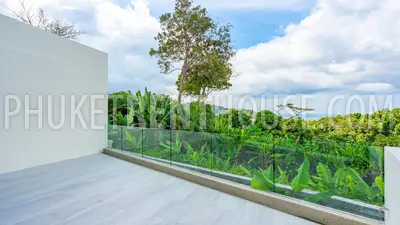 PAT23073: 3-Bedroom Sea View Duplex with Courtyard Garden For Rent in Patong, Phuket. Photo #28