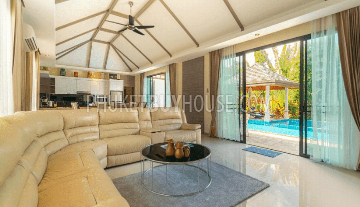 RAW21710: Five Bedroom Villa with Pool and Garden in Rawai. Photo #7