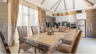 RAW21710: Five Bedroom Villa with Pool and Garden in Rawai. Photo #11