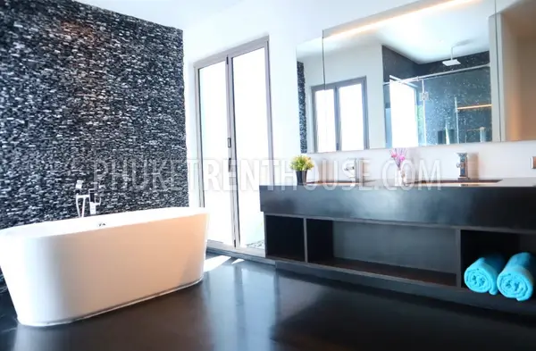 BAN21548: Luxury Villa For Rent in Bangtao. Photo #9