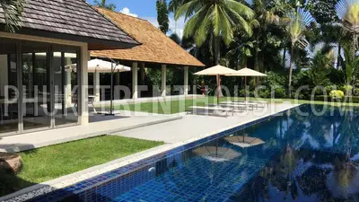 LAY21562: Luxury 5 bedrooms villa with huge garden. Фото #13