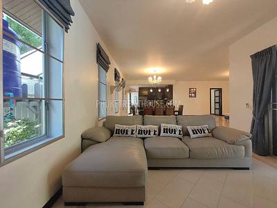 RAW21571: Cozy Pool Villa with Huge Garden in Rawai. Фото #16