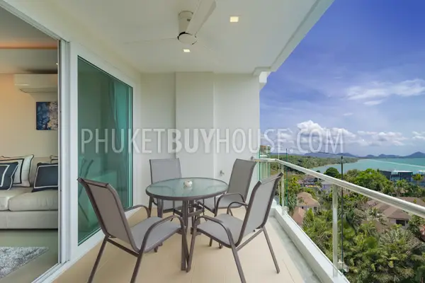 RAW23114: 1-Bedroom Deluxe Sea View Apartment in Rawai, Phuket. Photo #3