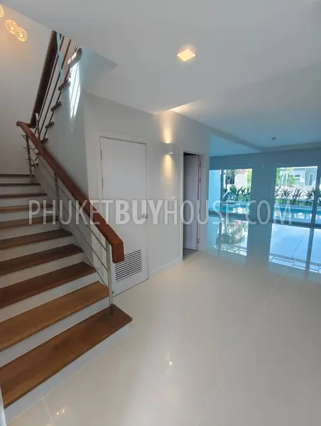 RAW23116: 2-Bedroom Duplex with Private Pool in Rawai, Phuket. Photo #9