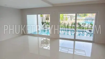RAW23116: 2-Bedroom Duplex with Private Pool in Rawai, Phuket. Photo #8