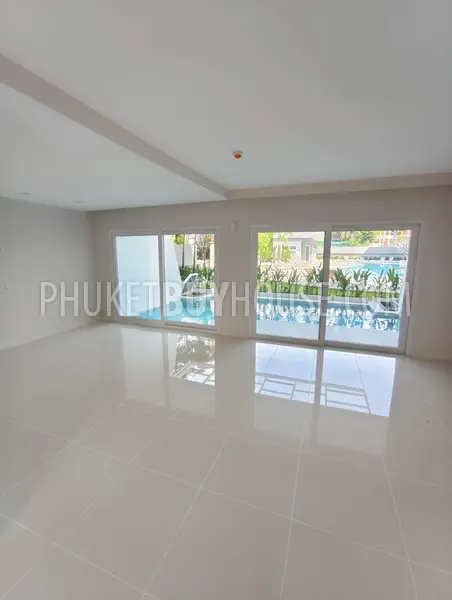 RAW23116: 2-Bedroom Duplex with Private Pool in Rawai, Phuket. Photo #8