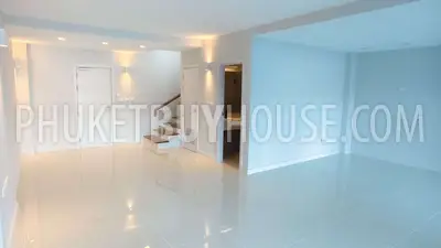 RAW23116: 2-Bedroom Duplex with Private Pool in Rawai, Phuket. Photo #16