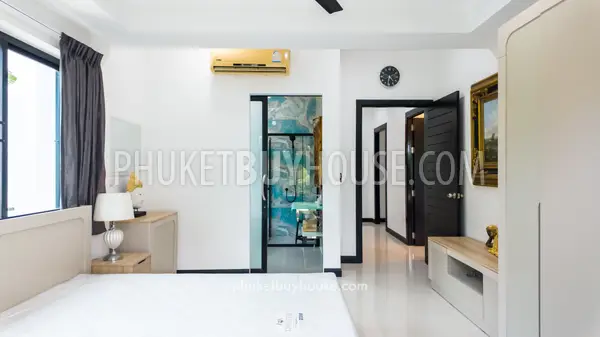 RAW23131: 3-Bedroom Sea View Villa with Infinity Pool in Rawai, Phuket. Photo #17