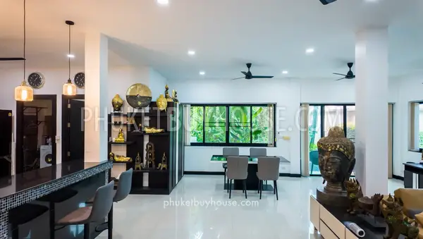 RAW23131: 3-Bedroom Sea View Villa with Infinity Pool in Rawai, Phuket. Photo #8