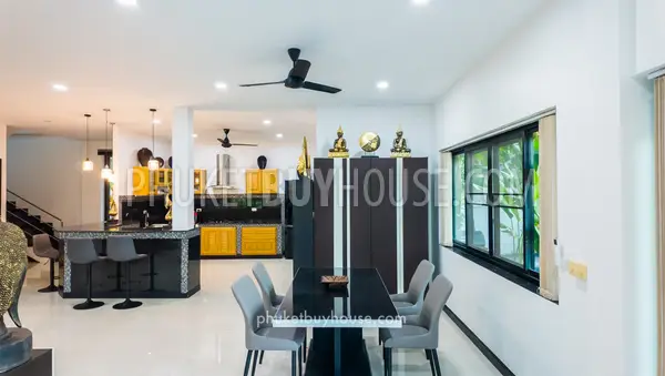 RAW23131: 3-Bedroom Sea View Villa with Infinity Pool in Rawai, Phuket. Photo #21