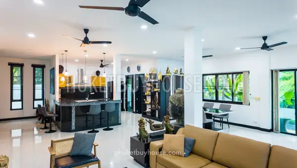RAW23131: 3-Bedroom Sea View Villa with Infinity Pool in Rawai, Phuket. Photo #6