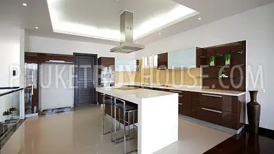 PAT875: Patong Luxury 4 bed Villa (Sea-View). Photo #7