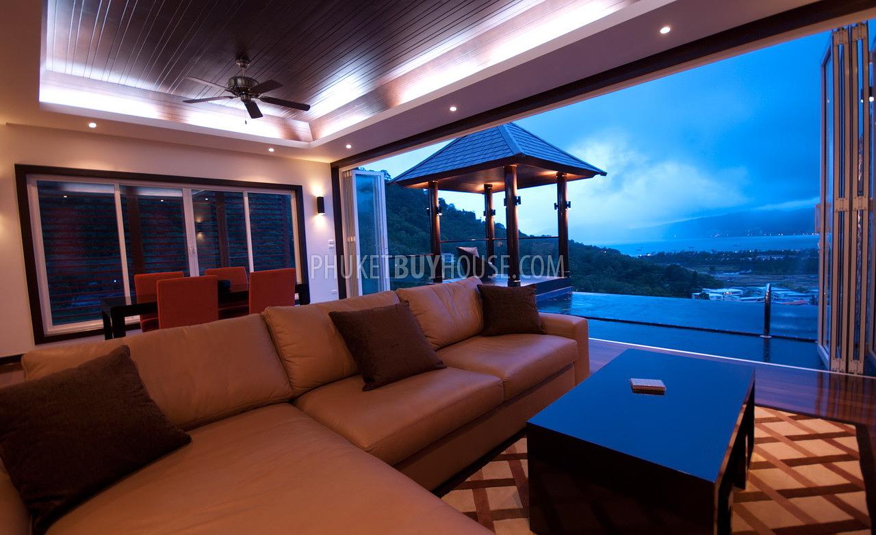 PAT875: Patong Luxury 4 bed Villa (Sea-View). Photo #15
