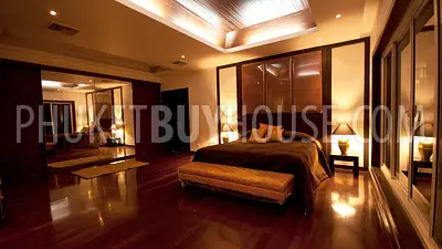 PAT875: Patong Luxury 4 bed Villa (Sea-View). Photo #17