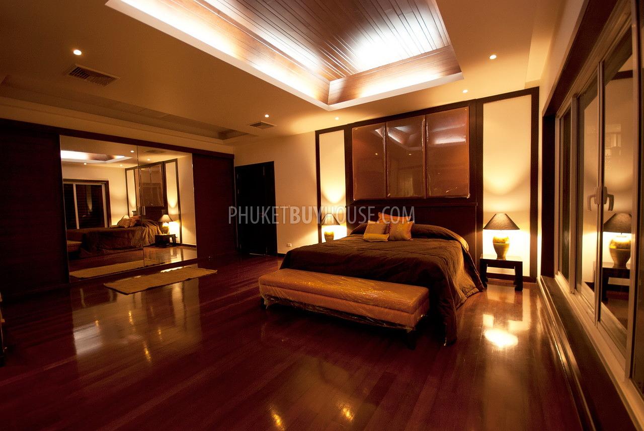 PAT875: Patong Luxury 4 bed Villa (Sea-View). Фото #17
