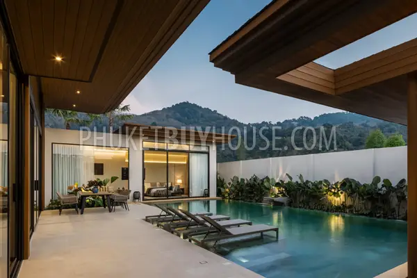 CHE22057: Daintily Designed 4 Bedroom Villa for Sale Near Bang Tao Beach. Photo #8