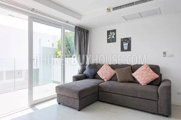 KAT23093: 1-Bedroom Ocean & Mountain View Apartment in Kata, Phuket. Photo #4