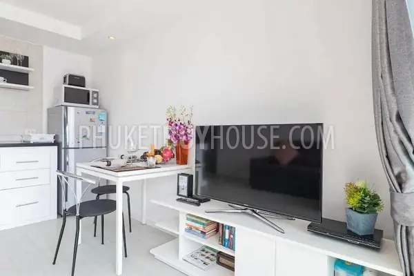 KAT23093: 1-Bedroom Ocean & Mountain View Apartment in Kata, Phuket. Photo #5