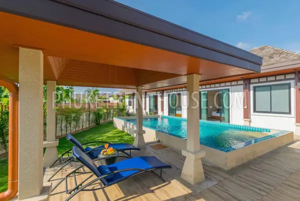 RAW23101: 3-bedroom villa for rent in a family-run resort in Rawai, Phuket. Photo #4