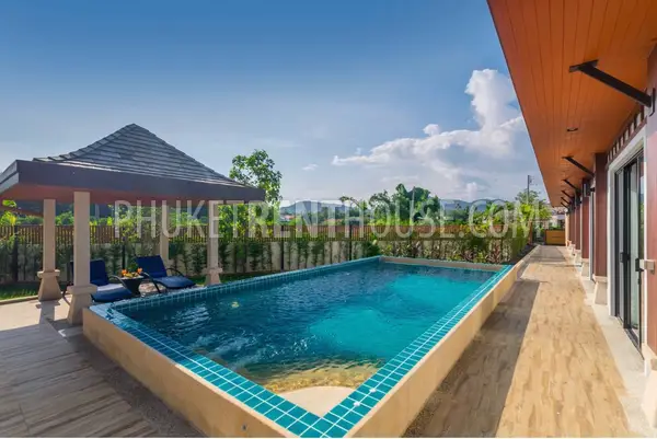RAW23101: 3-bedroom villa for rent in a family-run resort in Rawai, Phuket. Photo #13