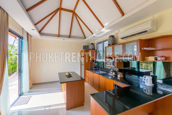 RAW23101: 3-bedroom villa for rent in a family-run resort in Rawai, Phuket. Photo #2