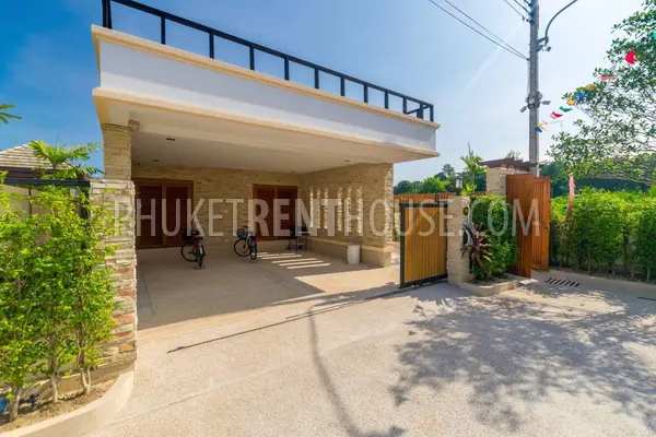 RAW23101: 3-bedroom villa for rent in a family-run resort in Rawai, Phuket. Photo #15