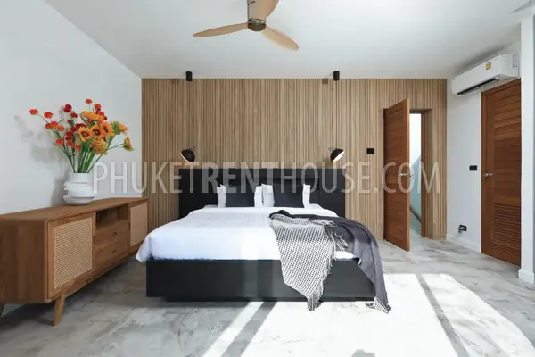 RAW23102: 4-bedroom villa for rent on a quiet hill in Rawai, Phuket. Photo #27