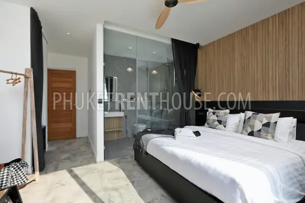 RAW23102: 4-bedroom villa for rent on a quiet hill in Rawai, Phuket. Photo #32