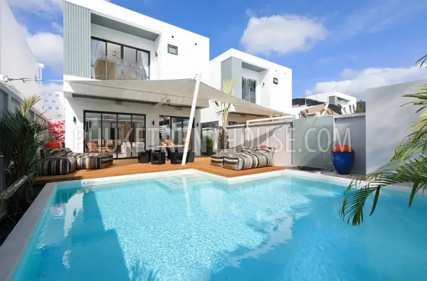 RAW23102: 4-bedroom villa for rent on a quiet hill in Rawai, Phuket. Photo #1
