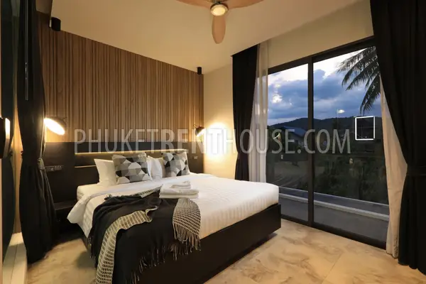 RAW23102: 4-bedroom villa for rent on a quiet hill in Rawai, Phuket. Photo #18