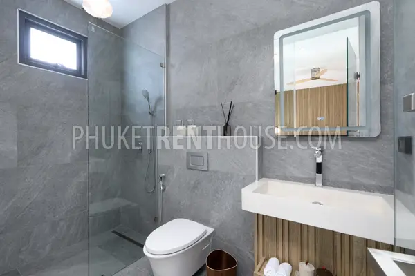 RAW23102: 4-bedroom villa for rent on a quiet hill in Rawai, Phuket. Photo #24
