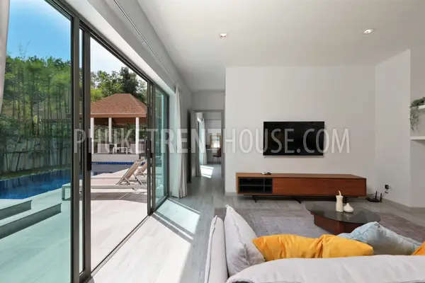 RAW23103: 4-bedroom villa for rent between Rawai and Nai Harn, Phuket. Photo #31