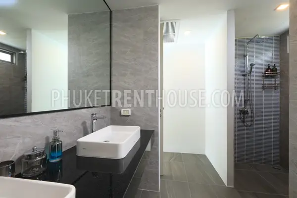 RAW23103: 4-bedroom villa for rent between Rawai and Nai Harn, Phuket. Photo #26