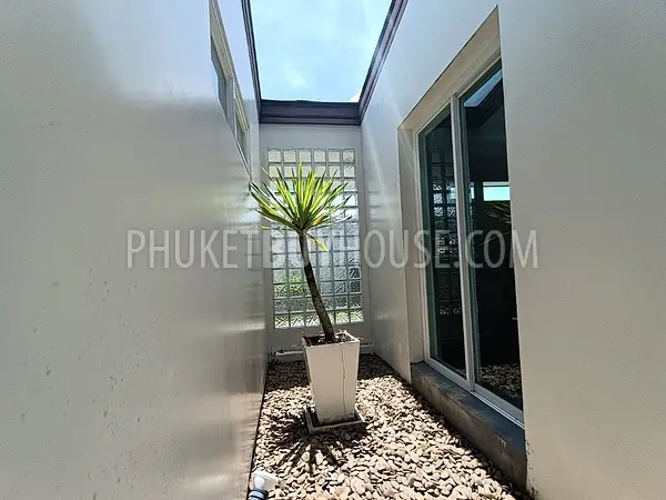BAN21715: Four Bedroom Duplex in Bang Tao. Photo #18
