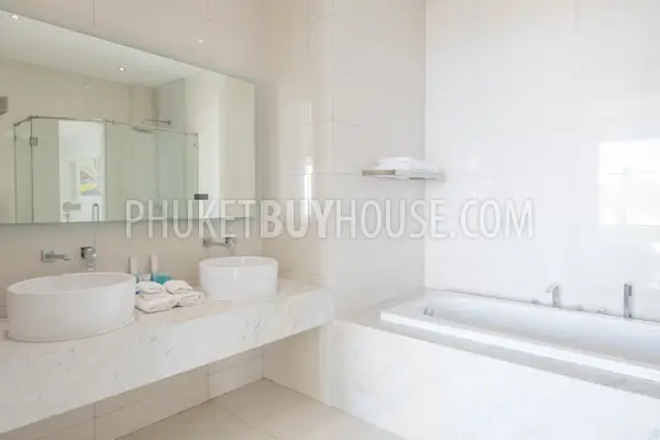 KAT4197: An exclusive luxury 3 bedroom unit with sea view in Phuket. Photo #14