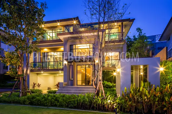 KTH23165: 4-Bedroom Smart Home in Kathu, Phuket. Photo #1