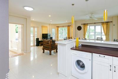 CHA4023: 3 bedroom Family house in Chalong. Photo #12