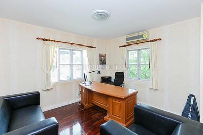 CHA4023: 3 bedroom Family house in Chalong. Photo #18