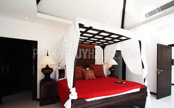 LAY4024: Exclusive Thai Balinese Villa: Your private green paradise by Layan beach.... Photo #4