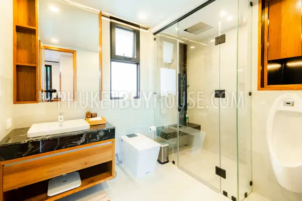 NAI23172: 4-Bedroom Private Heated Pool Villa in Nai Harn, Phuket. Photo #16