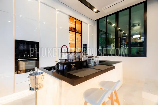 NAI23172: 4-Bedroom Private Heated Pool Villa in Nai Harn, Phuket. Photo #12