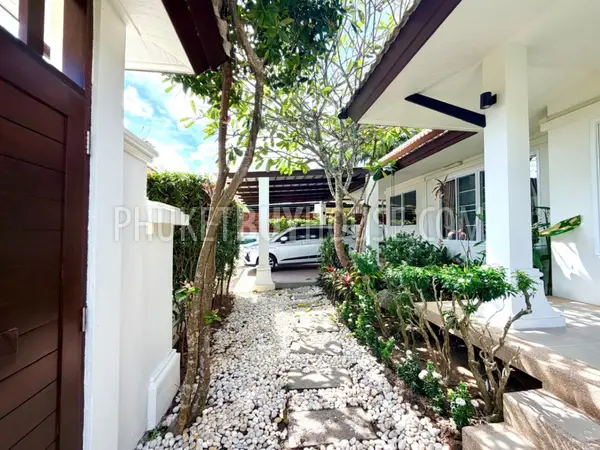 NAI23138: 3-Bedroom Private Pool Villa in Nai Harn, Phuket. Fotoğraf #5