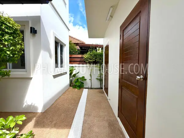 NAI23138: 3-Bedroom Private Pool Villa in Nai Harn, Phuket. Fotoğraf #27