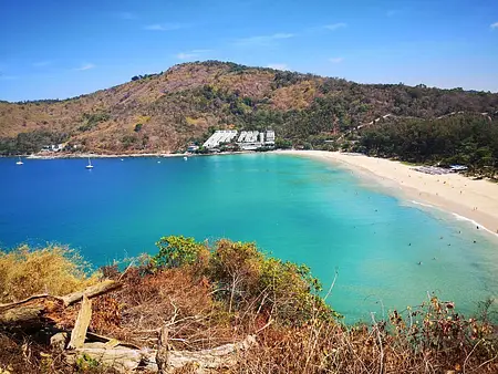 Phuket real estate guide. Rawai and Nai Harn beach.